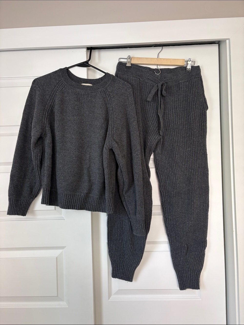 Universal Threads Charcoal Gray Knit Sweater & Jogger Set